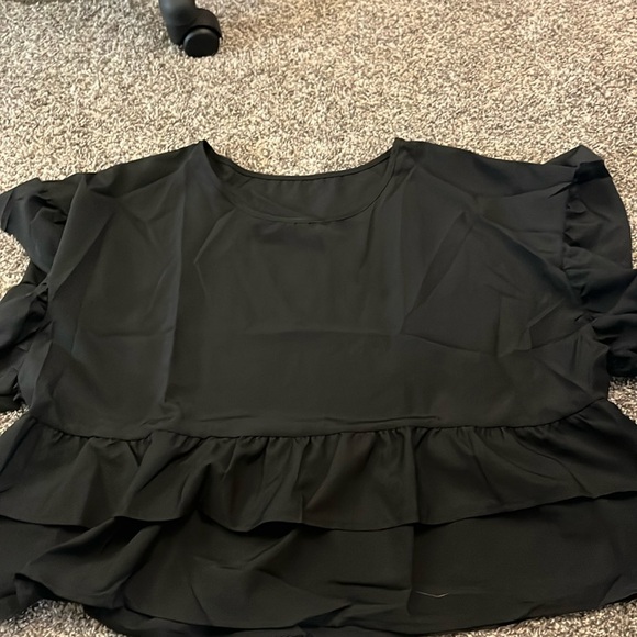 Black ruffle top - Picture 1 of 2
